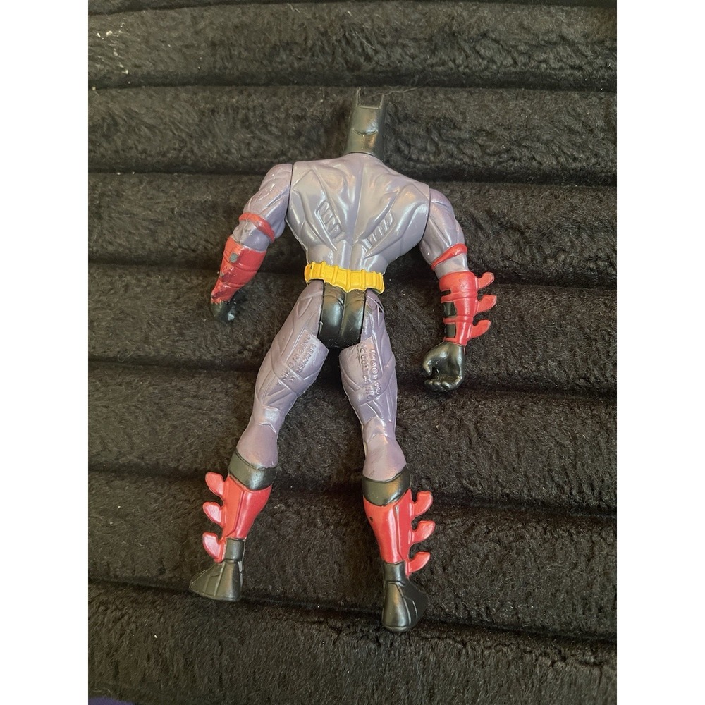 Batman Forever 1995 Kenner Deluxe Attack Wing DC Comics action Figure- 4.5 Inch - Picture 3 of 4